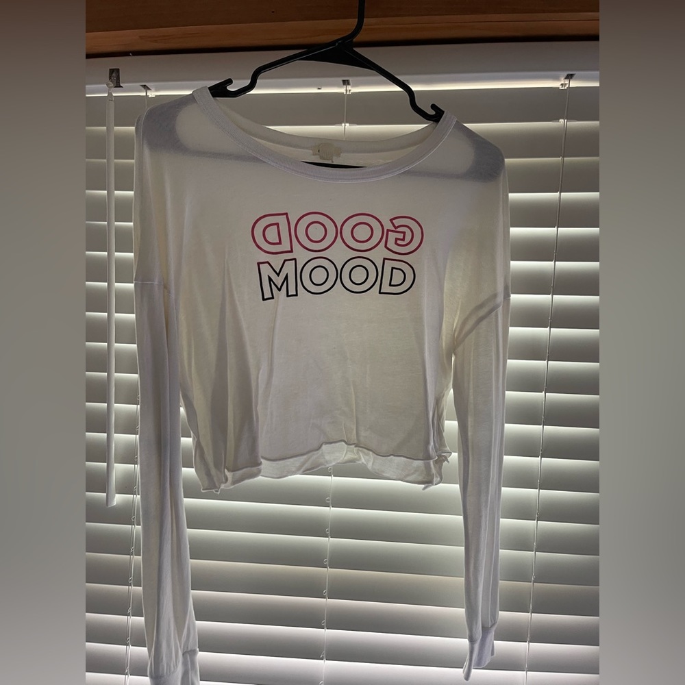 Garage cropped long sleeve shirt